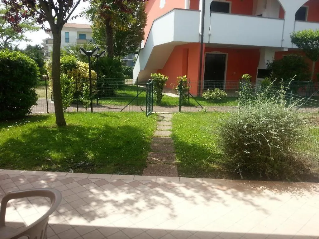 Apartment With Shared Pool For 5 Guests Bibione Italy