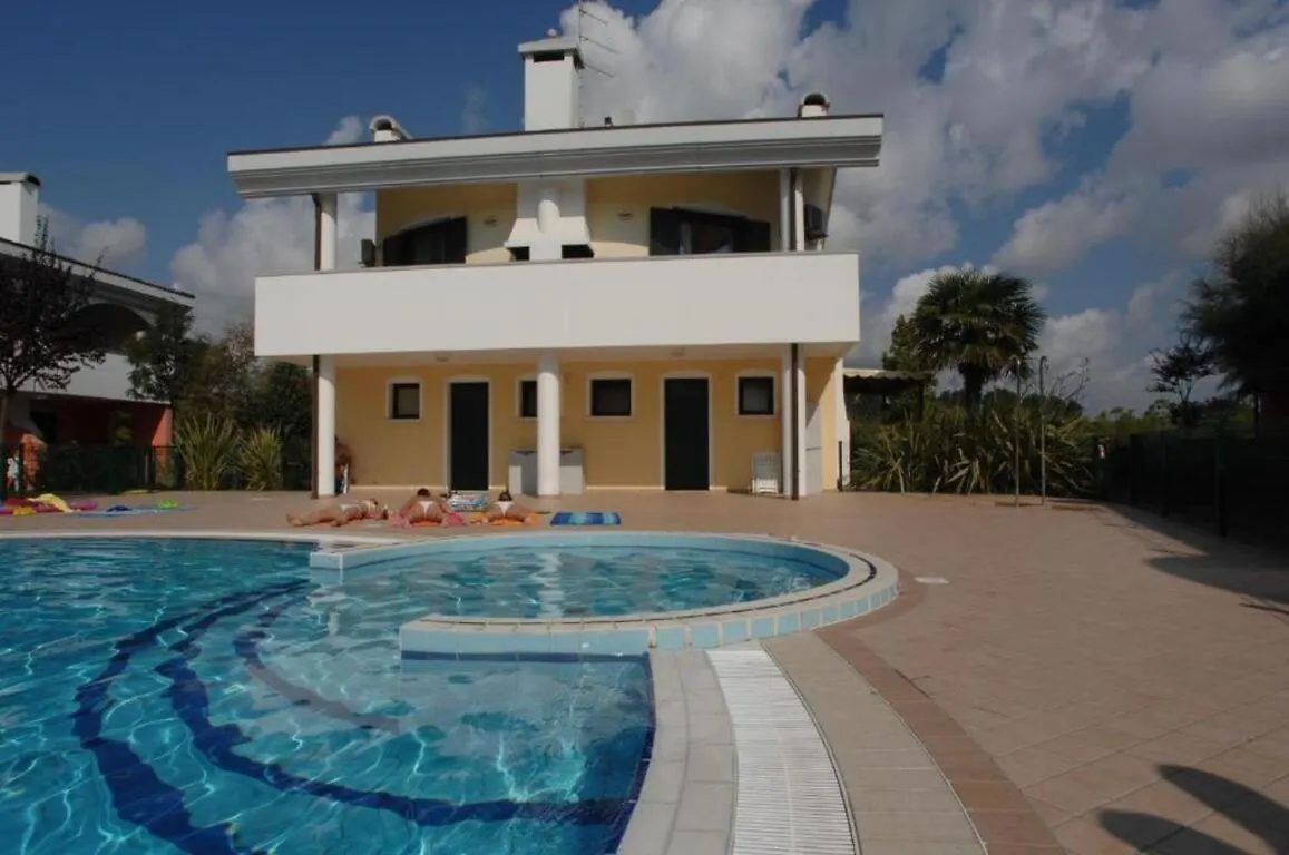 Apartment With Shared Pool For 5 Guests Bibione Italy