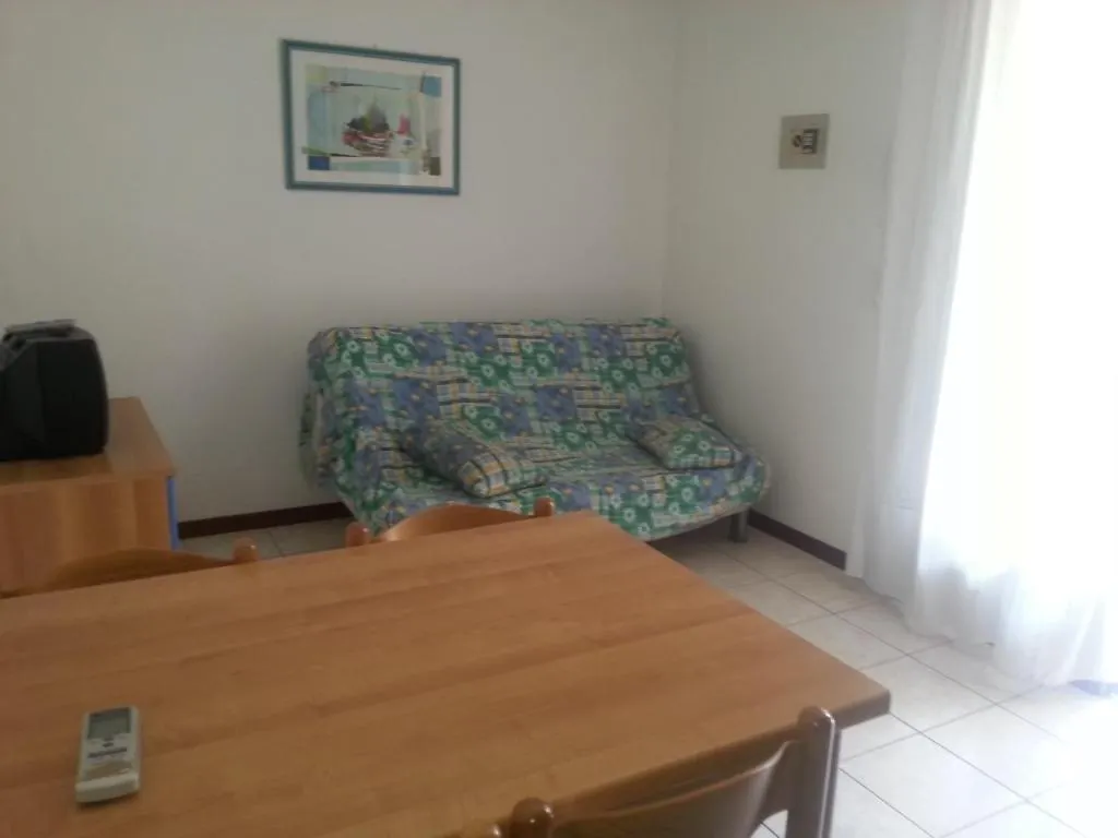 Apartment With Shared Pool For 5 Guests Bibione