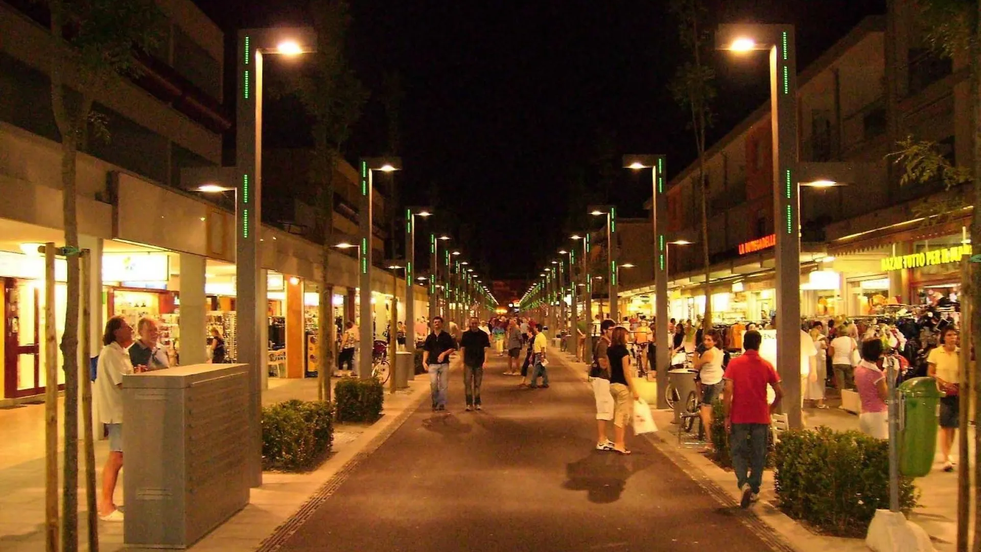 Apartment With Shared Pool For 5 Guests Bibione